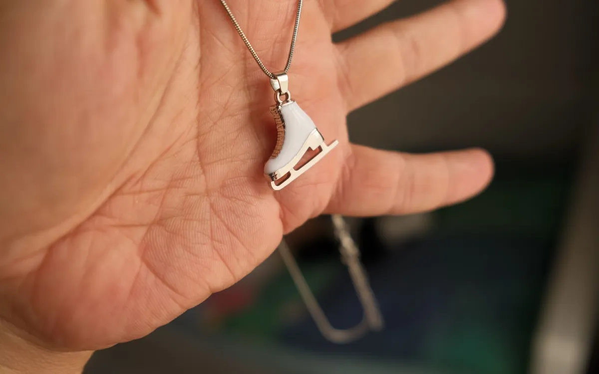 L'émail en bijouterie : cloisonné, champlevé, plique-à-jour
